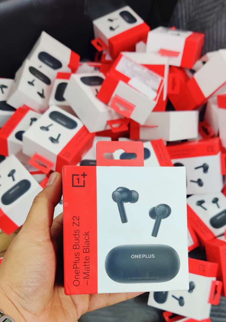 OnePlus Buds Z2 Matte Black eshaantraders.in