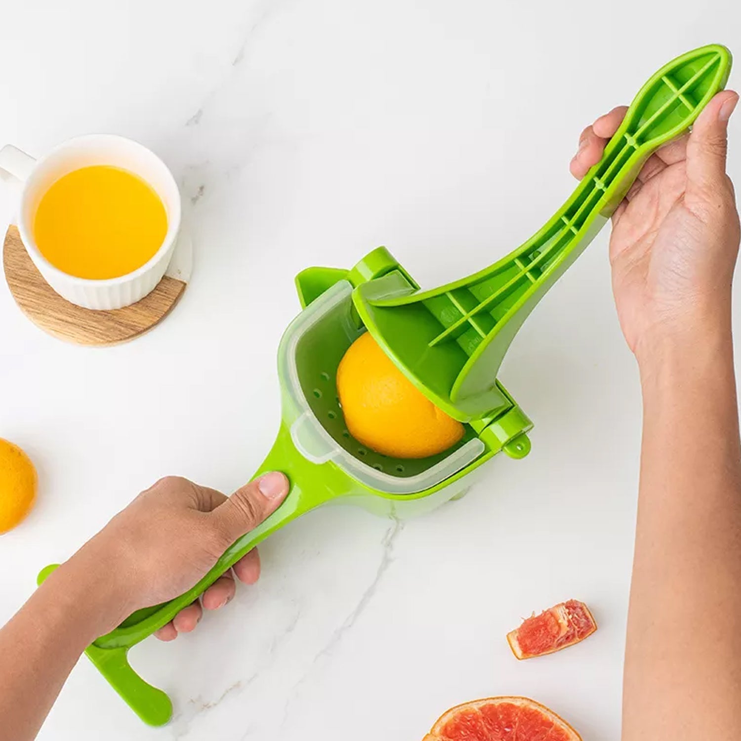 2337A Manual Plastic Fruit Juicer, Hand Press Lemon Squeezer Hand Juicer Citrus Press Juicer Fruit Extractor Tool for Orange, Limes, Lemon ( Brown Box ) DeoDap