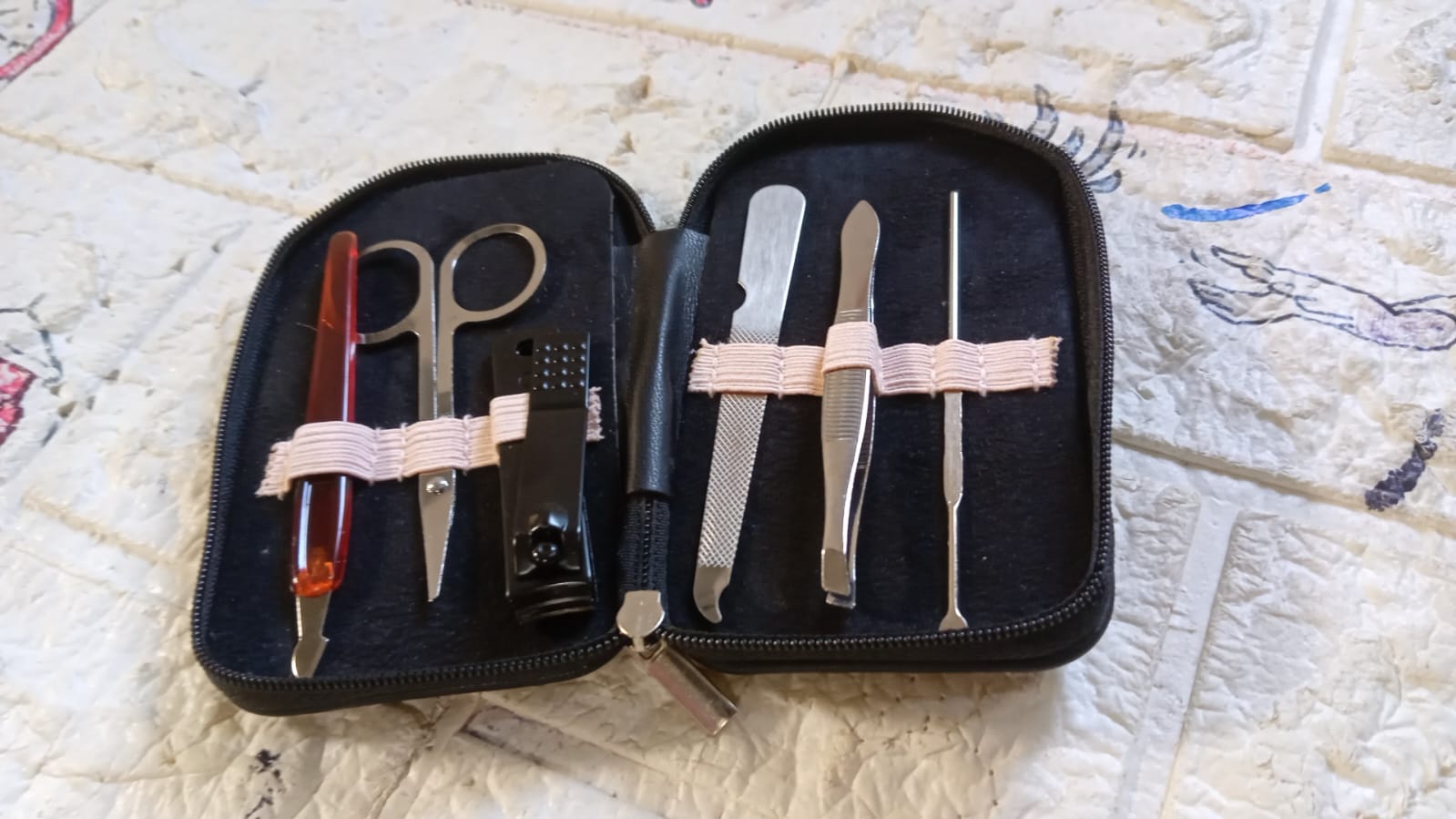 6840 6in1 Nail Clipper Kit Fingernail Clipper, Manicure Set, Stainless Steel Nail Cutter Set ,Manicure Tool, Nail Clippers Care Tools with Lightweight and Beautiful Travel Leather Case (6 Pc Set) Eshaan Traders